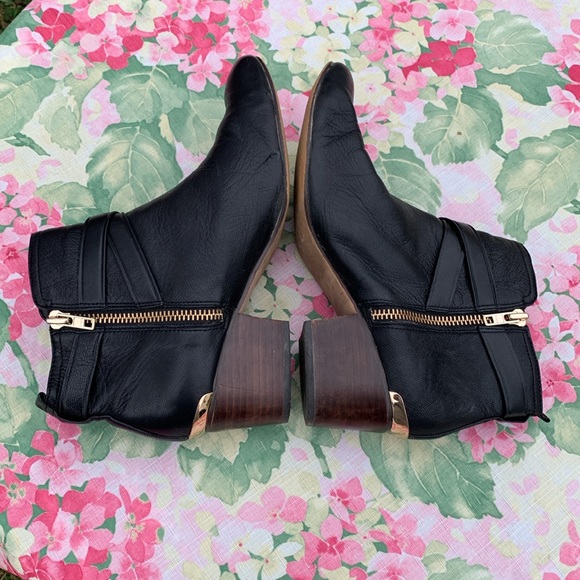 Coach Black Leather Zip Heeled Booties Size 9.5B - Picture 6 of 10